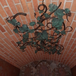 Chandelier de luxe ´Vigne´ – suspension conçue pour la cave à vin Chandelier de luxe ´Vigne´ – suspension conçue pour la cave à vin