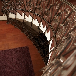 Balustrade en arc de qualité pour l'escalier d'une maison individuelle Balustrade en arc de qualité pour l'escalier d'une maison individuelle