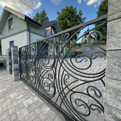 Portail coulissant design  clture moderne pour une maison familiale