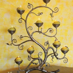 Un bougeoir design de luxe avec des bougies aux couleurs chaudes rchauffera toute votre maison pendant les journes grises dautomne