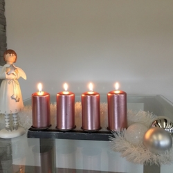 Bougeoir de l'Avent pour la priode pr-natale  bougeoir avec des clous pour fixer les bougies