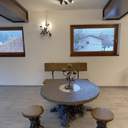 Design artistique  luminaires forgs, mobilier de jardin et bougeoir avec motif forestier