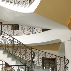 Exclusive multi-storey helical railing