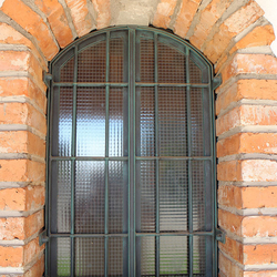 Grilles mtalliques dans l'table pour chevaux