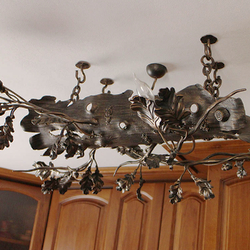 Oak bark as a light - an impressive chandelier is a unique work of art 