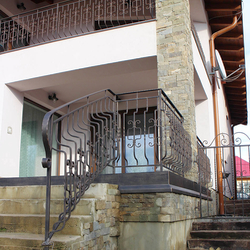 Balustrades extérieures forgées - maison familiale Balustrades extérieures forgées - maison familiale