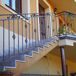 Garde-corps d'extérieur en fer forgé – escalier sur la terrasse Garde-corps d'extérieur en fer forgé – escalier sur la terrasse