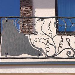 Balustrade extérieure sur le balcon - balustrade forgée Balustrade extérieure sur le balcon - balustrade forgée