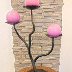Le design simple du bougeoir en fer forg noir est la solution idale pour un cadeau pour des amis, des proches...