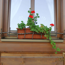 Porte pot de fleurs en fer forg - motif Mamie