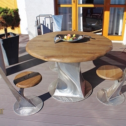 Amnagement de la terrasse design. Meubles d'extrieur en acier inoxydable et bois.