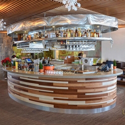 Le bar en inox Le bar en inox