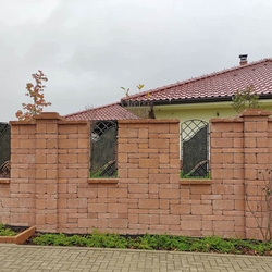 Clture forge fabrique pour une maison individuelle dans l'ouest de la Slovaquie
