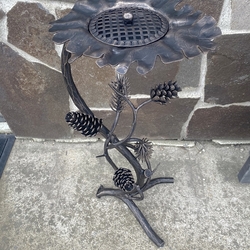 Cendrier artistique forg à la main en forme de pin, idal en tant que cadeau de luxe