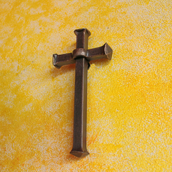 Croix murale en fer forg - symbole du christianisme
