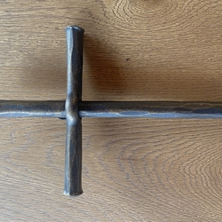 Croix murale en fer forg - ronde - objets religieux
