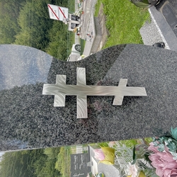 Croix en inox fabrique pour un monument en pierre  croix, monuments et dcorations